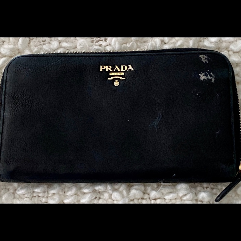 Prada Black leather Saffiano Wallet